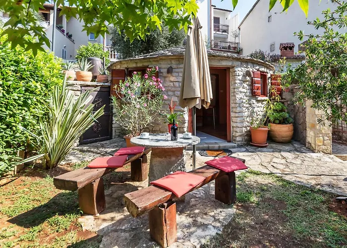 Amazing Home In Pula With Wifi
